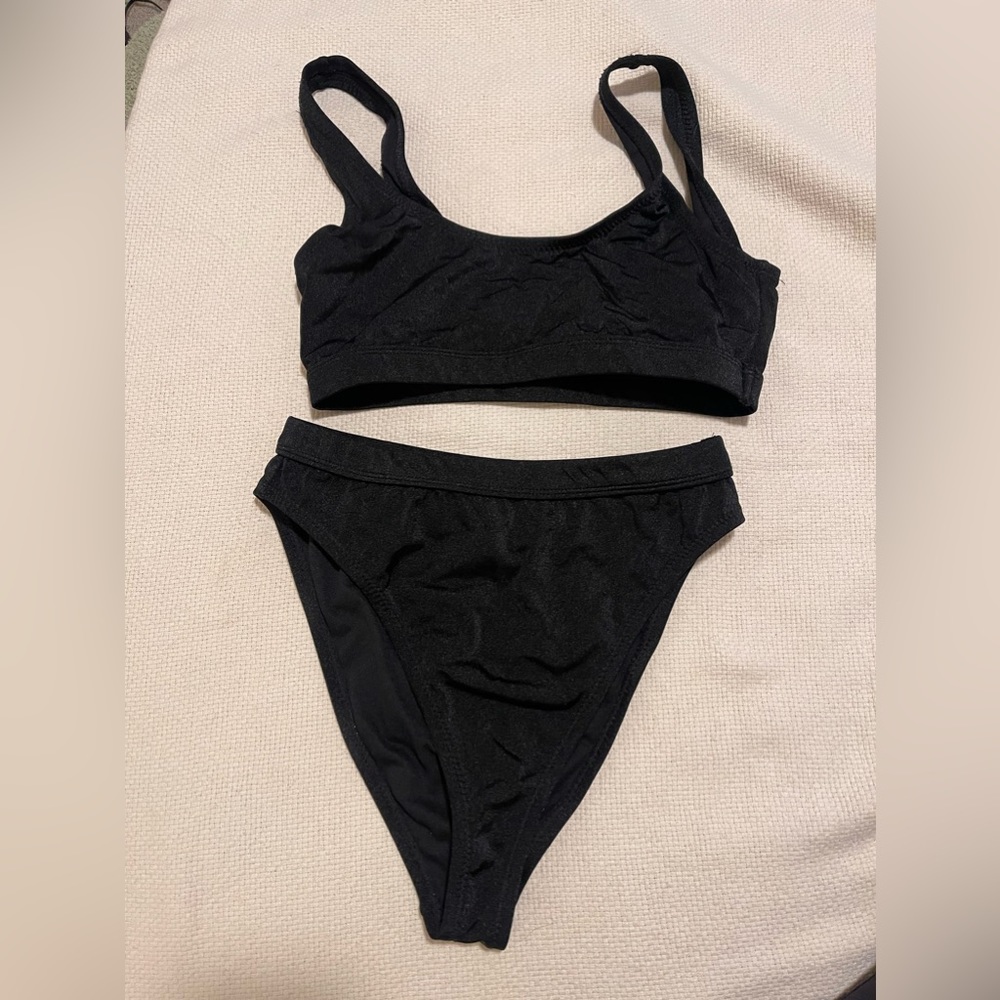 Black bikini